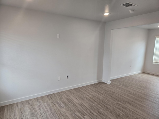 Building Photo - Sabine Apartments