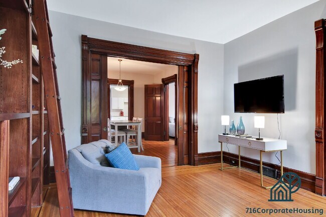 Foto del edificio - Furnished 2-Bedroom Lower Apartment on Prospect Ave