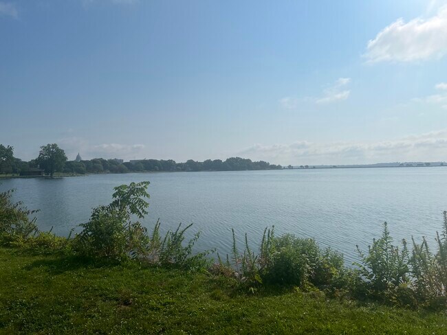 ¡Vistas al lago! - 524 W Shore Dr