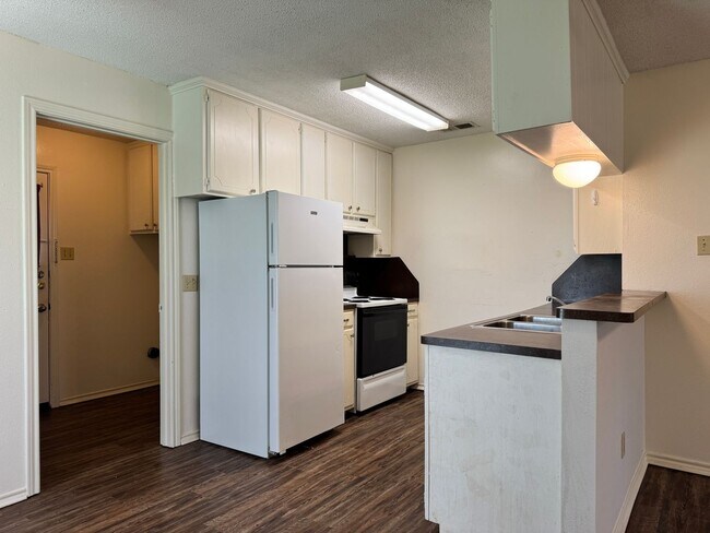 Foto del edificio - 3244 Stoneridge Dr