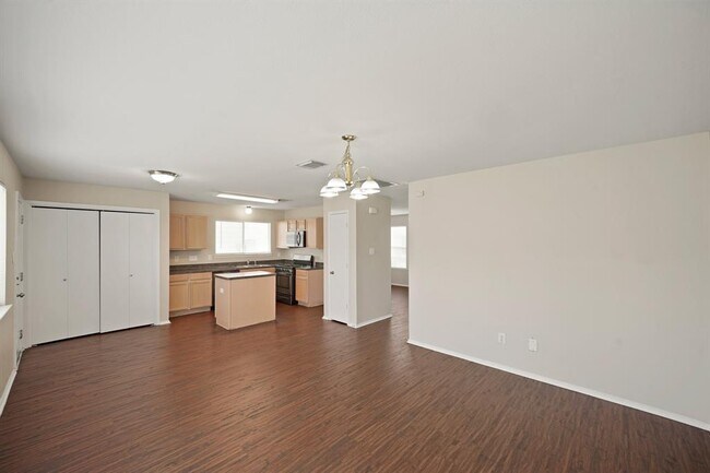 Foto del edificio - 1521 Nichole Woods Dr