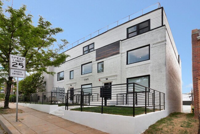 Foto del edificio - 1140 17th St NE