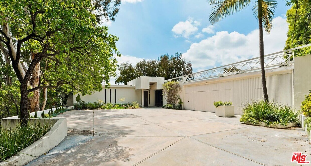 Foto principal - 1199 Tower Grove Dr