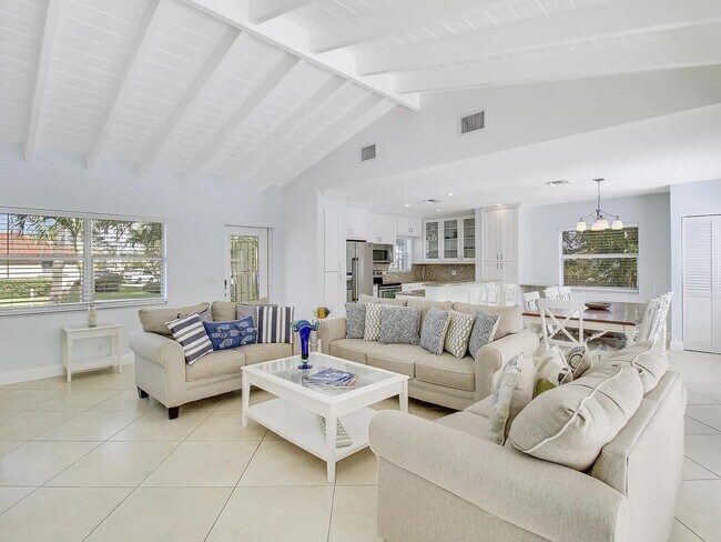 Foto del edificio - 1310 Manor Dr