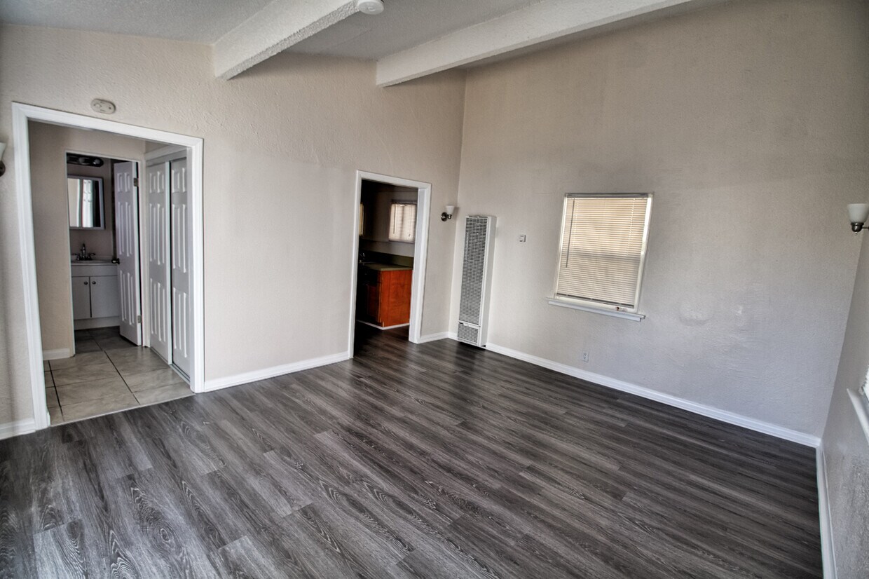 Building Photo - 8911 Tope Ave