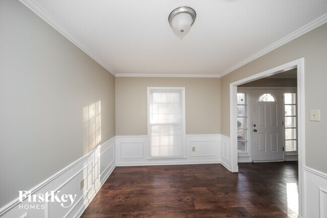 Building Photo - 6000 Macleod Dr