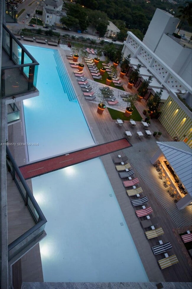 Foto del edificio - 1300 S Miami Ave