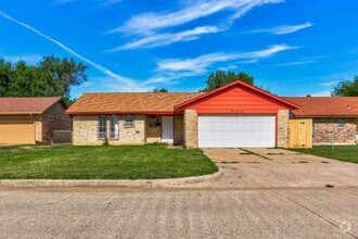 Building Photo - 4401 Meadowoak Dr