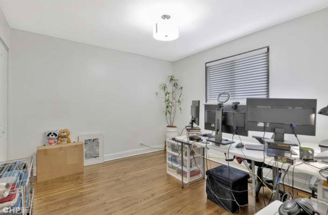 Foto del edificio - 6422 N Hamilton Ave