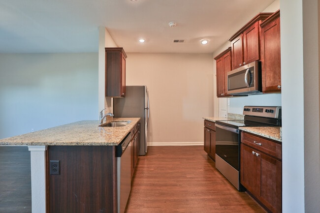 Building Photo - 6370 Rainbow Row