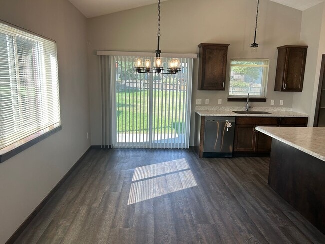 Building Photo - 1301 S Foss Ave