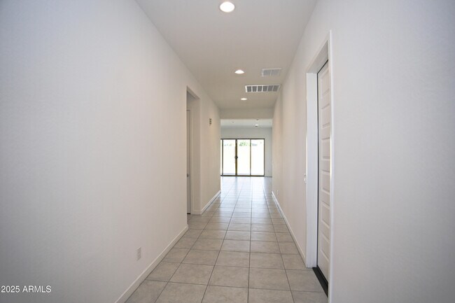 Foto del edificio - 4623 S 111th Dr