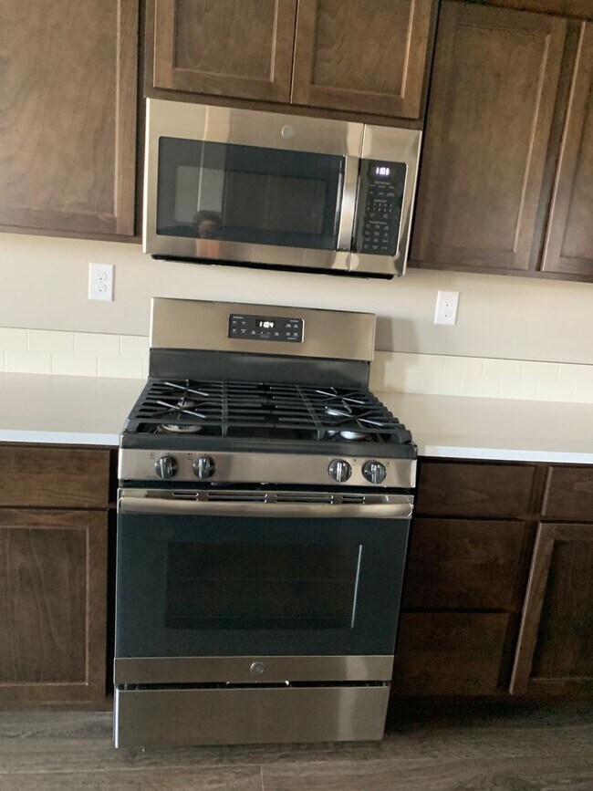 Foto del edificio - 3 bedroom Home in Hayden North!