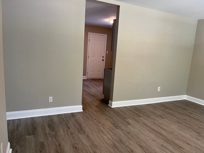 Foto del edificio - 229 Glenrock Dr