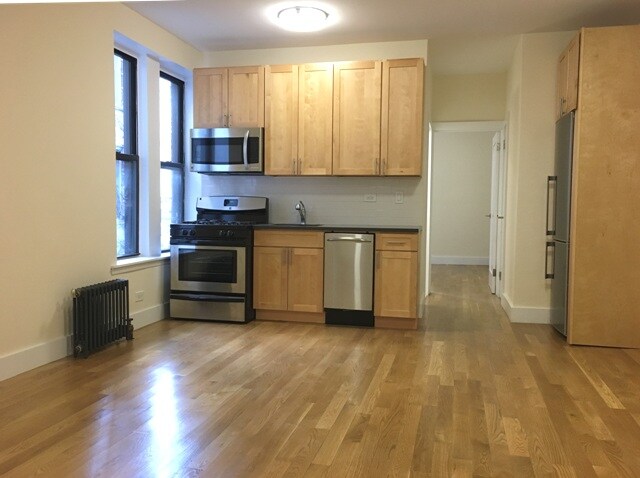 Primary Photo - 153 Ridge St