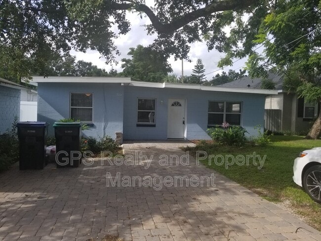 Building Photo - 2001 E Grant Ave