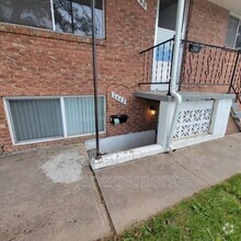 Building Photo - 2442 W 11th St