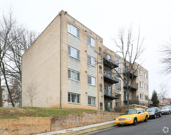 Foto del edificio - Clermont Apartments