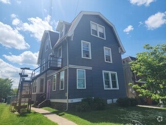 Building Photo - 115 W 11th Ave