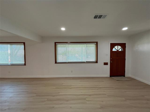 Building Photo - 720 Sandell Dr