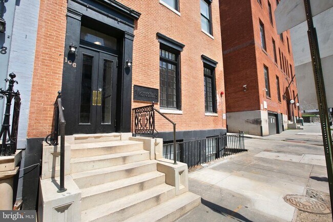 Building Photo - 106 W Saratoga St
