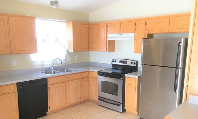 Building Photo - 105 Buckskin Dr