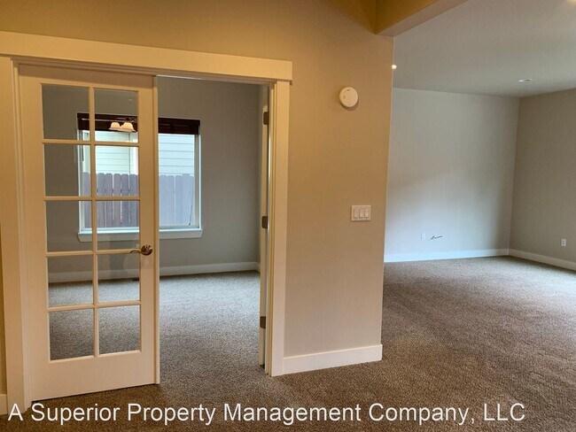 Building Photo - 4 br, 2.5 bath House - 1866 NE Altura Dr.