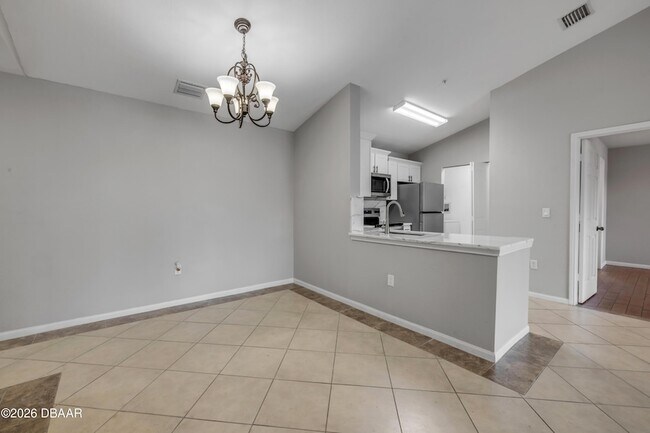 Building Photo - 940 Village Trail