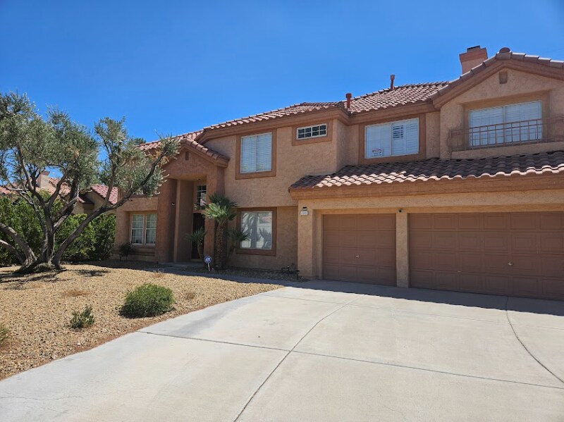 Foto principal - 2648 N Ontario Dr
