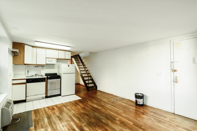 Building Photo - 29 7th Ave S
