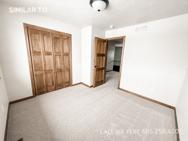 Foto del edificio - Stunning BRAND-NEW 3-Bedroom Townhome in S...