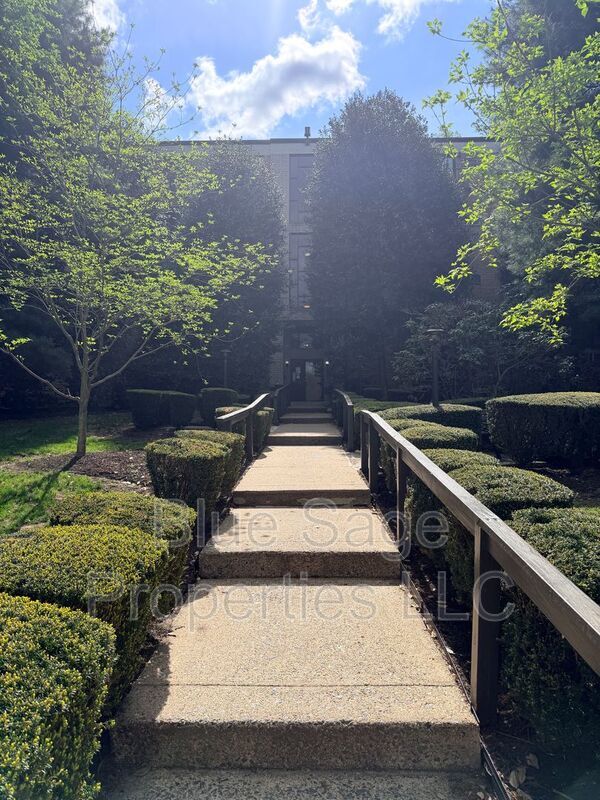 Photo - 400 Glendale Rd