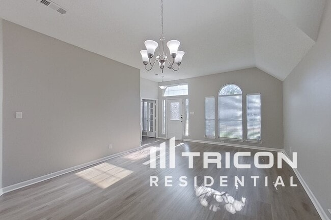 Building Photo - 521 Spicewood Dr