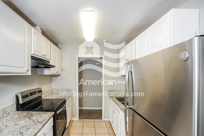 Foto del edificio - 102 Oakdale Dr