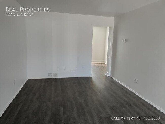 Building Photo - 527 Villa Dr
