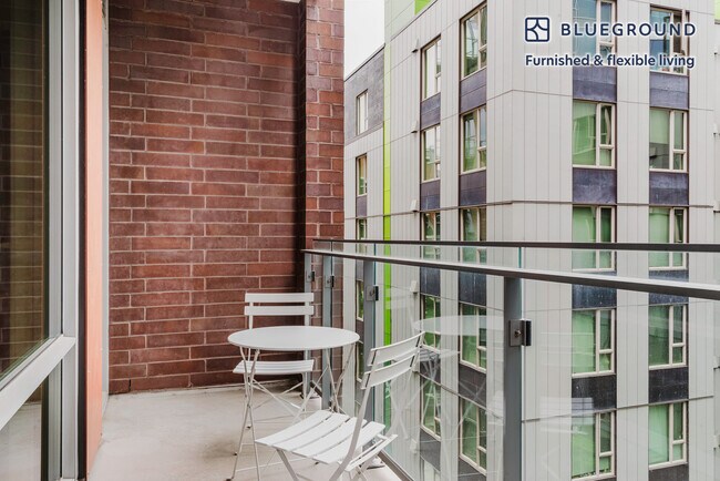 Foto del edificio - 120 Westlake Ave N