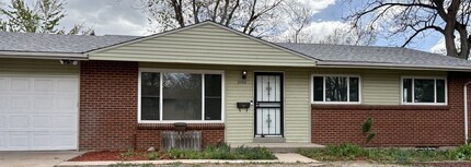 Building Photo - 2752 S Zenobia St