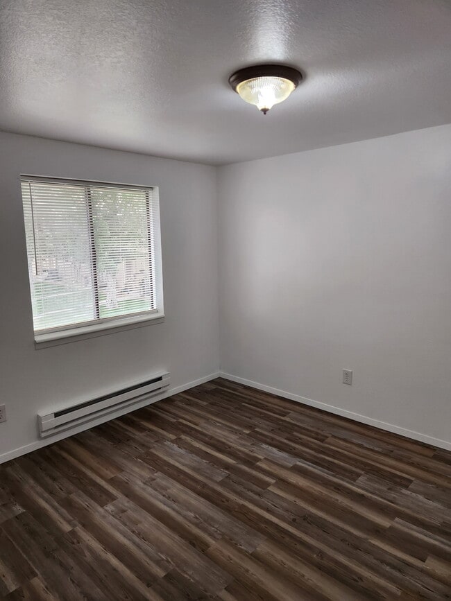 Building Photo - 849 Moccasin Ln