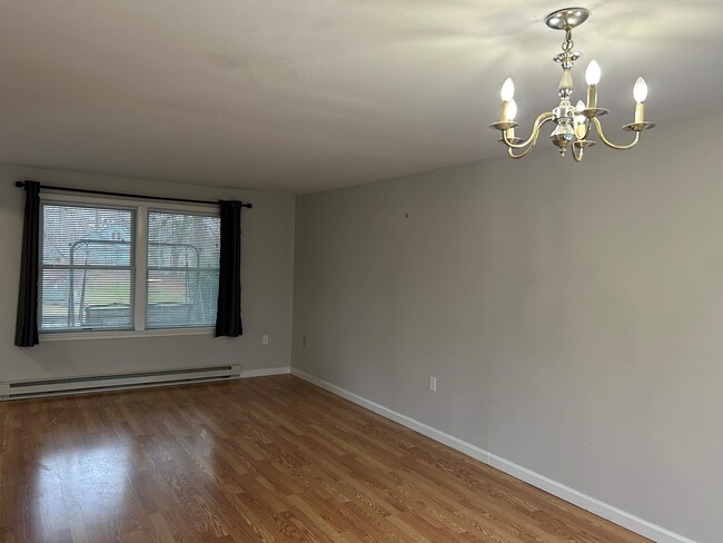 Foto del edificio - 10 Wells Woods Ln