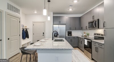 Building Photo - 1000 Rea Dr SW