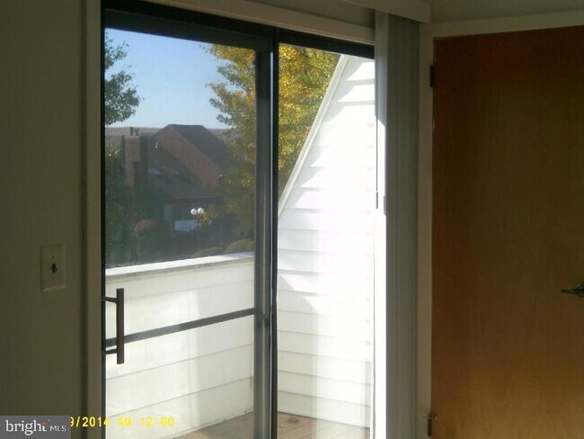 Building Photo - 1004 Victoria Ct