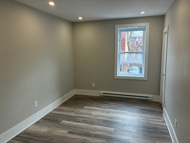 Photo du bâtiment - 2421-2439 de Maisonneuve E