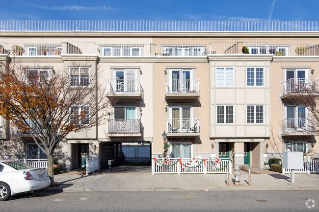 Building Photo - Ocean Colony at Rockaway Park