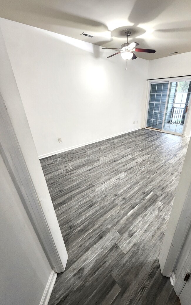Building Photo - 145 Waterstone Ln