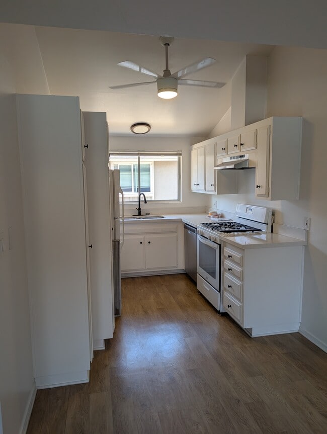 Building Photo - 4817 San Gordiano Ave