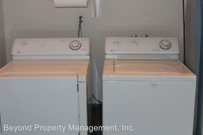 Foto del edificio - 3 br, 2.5 bath House - 6521 Daylily Dr.