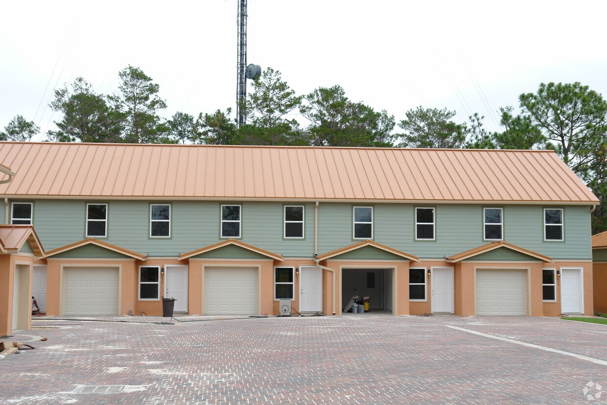 Building Photo - 0000000 Navy St