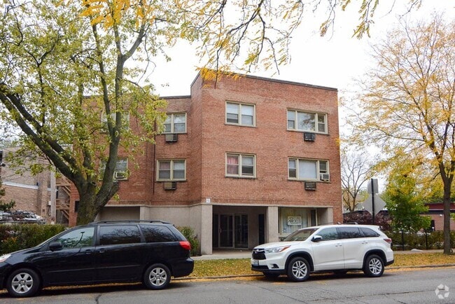 Building Photo - 7319 N Rogers Ave