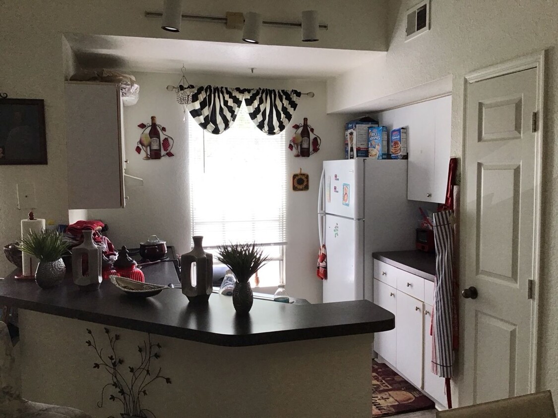 Foto del edificio - 1 BEDROOM, 1 BATHROOM WIHT BONUS LOFT COND...