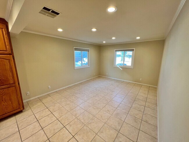 Foto del edificio - 5544 E Ocean Blvd